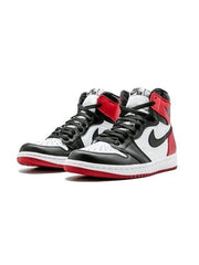 Nike Air Jordan 1 Retro High "Black Toe"